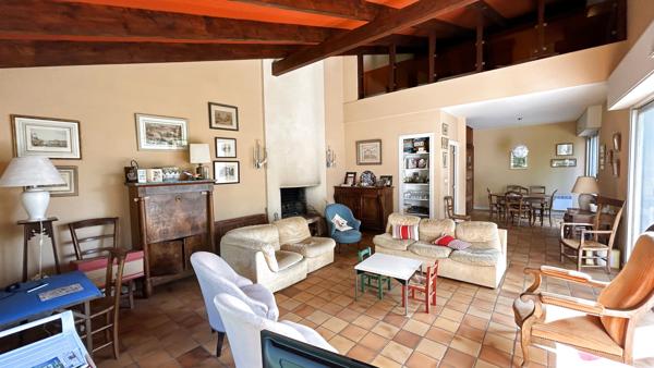 Maison 7 pièce(s) 5 chambre(s) 200 m²