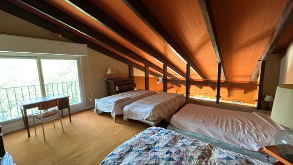 Maison 7 pièce(s) 5 chambre(s) 200 m²