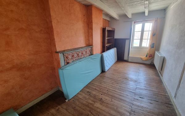 Maison à vendre    4 pièces •  La Meyze