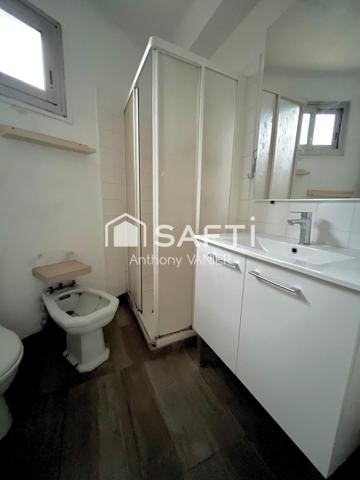 Très grand studio avec coin nuit, vue mer