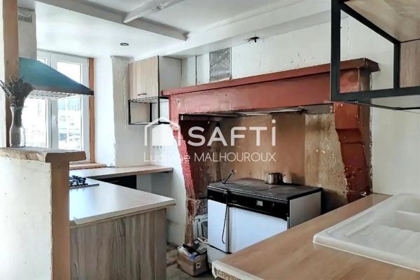 Maison en pierre en cours de rénovation