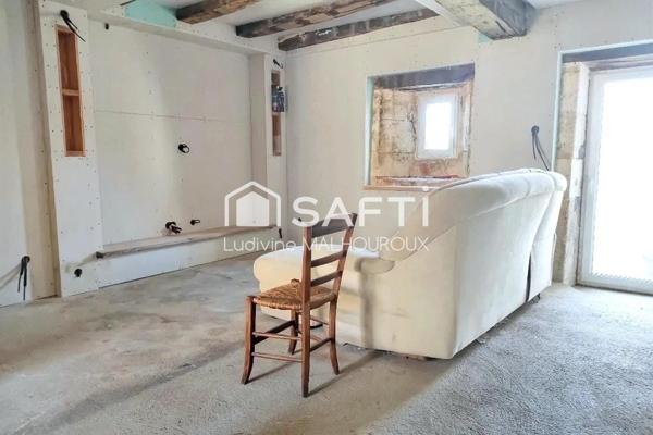 Maison en pierre en cours de rénovation