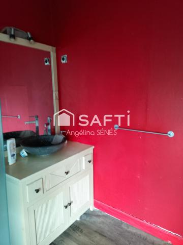 Maison avec grande garage et dépendances