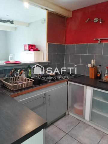 Maison avec grande garage et dépendances