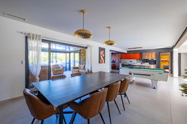 Boisseron (34160) Boisseron, belle maison plain pied entiérement contemporaine, T5 avec garage et son bureau de 50 M2