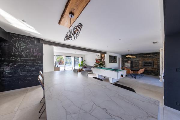 Boisseron (34160) Boisseron, belle maison plain pied entiérement contemporaine, T5 avec garage et son bureau de 50 M2