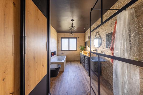 Boisseron (34160) Boisseron, belle maison plain pied entiérement contemporaine, T5 avec garage et son bureau de 50 M2