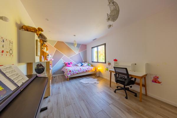 Boisseron (34160) Boisseron, belle maison plain pied entiérement contemporaine, T5 avec garage et son bureau de 50 M2