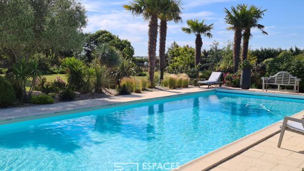 Elégante et vaste longère proche de La Rochelle