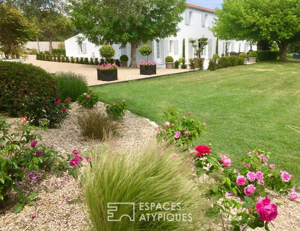 Elégante et vaste longère proche de La Rochelle