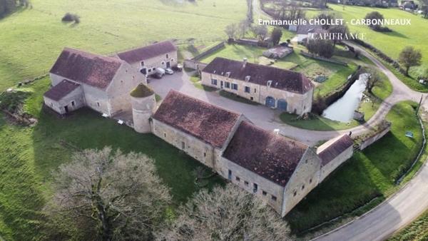 Demeure historique PRECY-SOUS-THIL composée de 15 pièces (390 m²) et 950 m² de dépendances