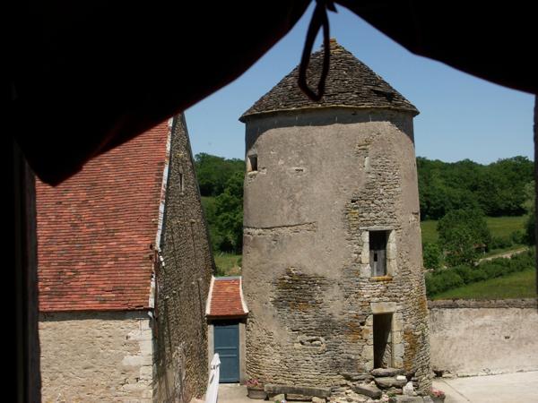 Demeure historique PRECY-SOUS-THIL composée de 15 pièces (390 m²) et 950 m² de dépendances