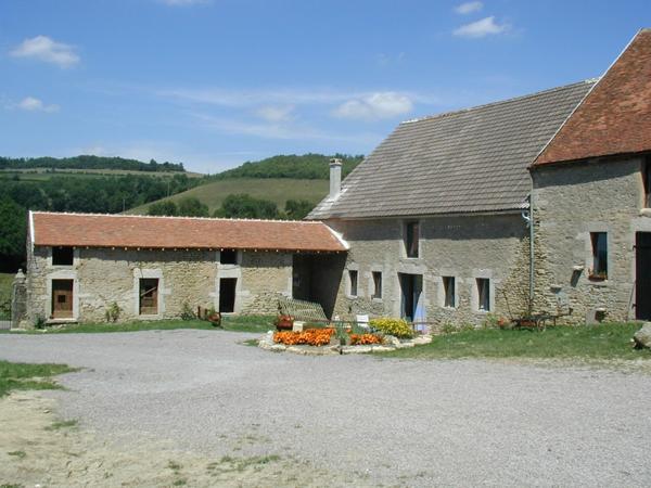 Demeure historique PRECY-SOUS-THIL composée de 15 pièces (390 m²) et 950 m² de dépendances