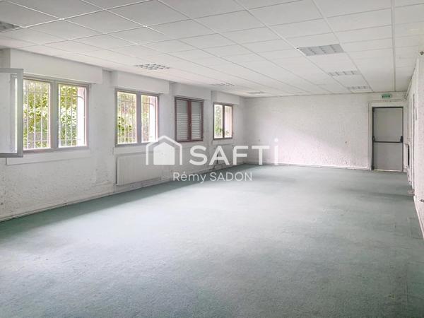 Local commercial situé proche de la rocade