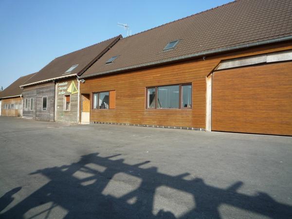 Dpt Aisne (02), LA CROIX SUR OURCQ à vendre ensemble immobilier professionnel 1170 m2 ateliers et bureaux sur 3000 m2 de terrain