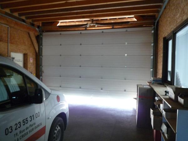 Dpt Aisne (02), LA CROIX SUR OURCQ à vendre ensemble immobilier professionnel 1170 m2 ateliers et bureaux sur 3000 m2 de terrain