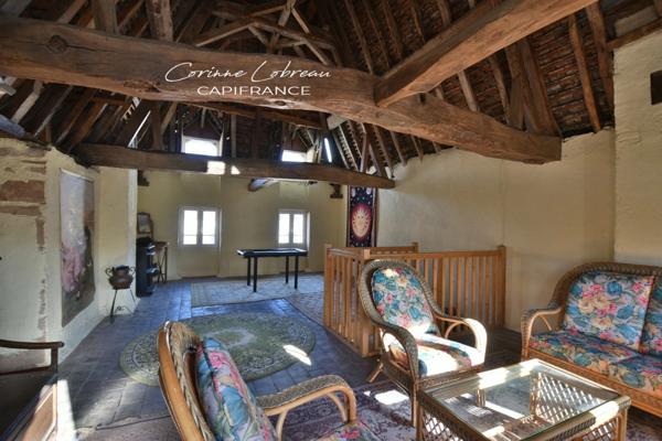 Propriété à vendre 14 pièces à LA ROCHE VINEUSE