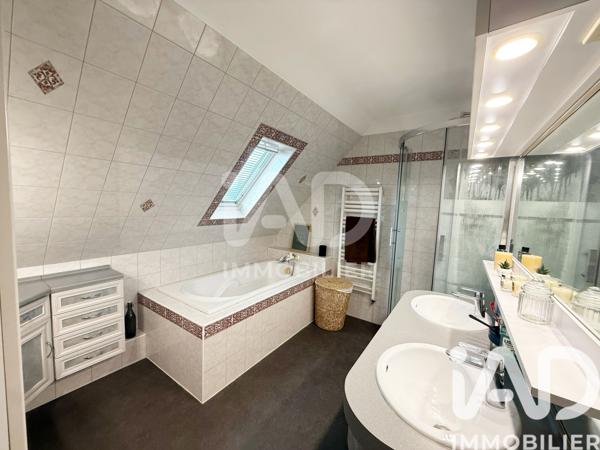 Maison à vendre 4 pièces 106 m² Le Mesnil-Esnard