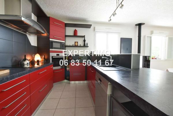 Réaumont (38140) VILLA FAMILIALE AVEC PISCINE, ESPACES GÉNÉREUX ET CADRE VERDOYANT