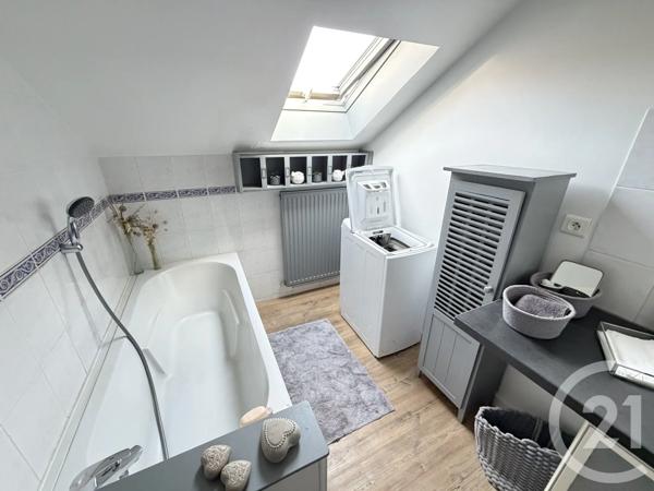 Appartement F3 à vendre  3 pièces - 60,75 m 2   VALENTIGNEY  - 25