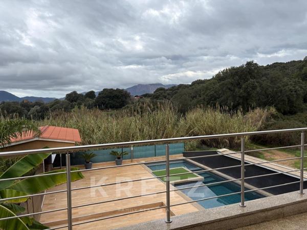 Maison d'architecte située sur la rive sud d'Ajaccio, à Bastelicaccia