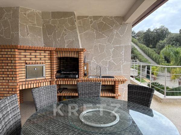 Maison d'architecte située sur la rive sud d'Ajaccio, à Bastelicaccia