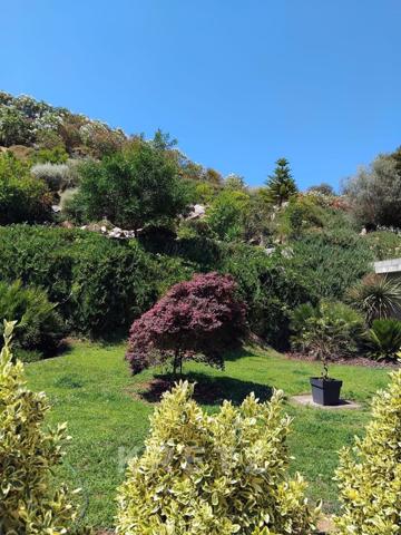 Maison d'architecte située sur la rive sud d'Ajaccio, à Bastelicaccia