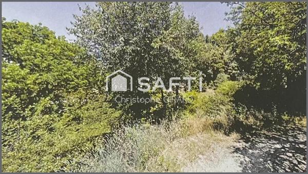 Terrain constructible et viabilisé de 1524 m²