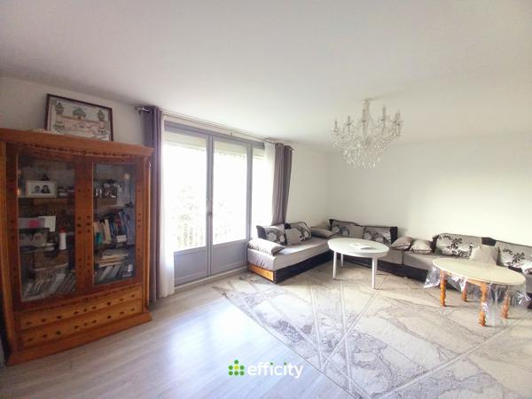 Appartement 6 pièces - 105 m² Exclusivité efficity