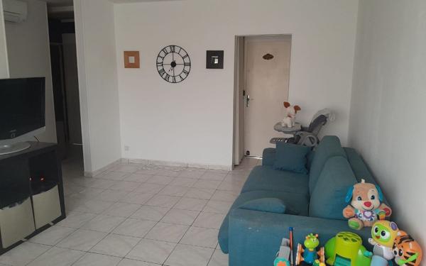 Appartement à vendre    3 pièces • 65 m2 Marseille 12