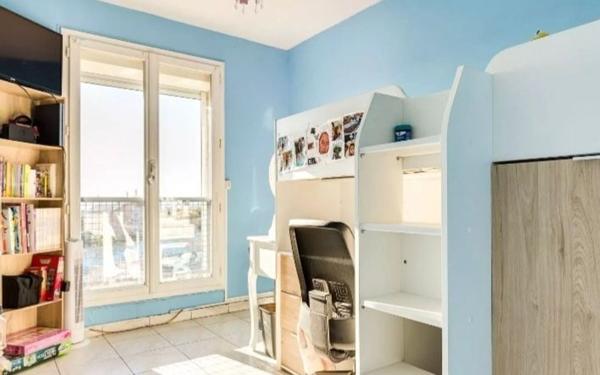 Appartement à vendre    3 pièces • 65 m2 Marseille 12
