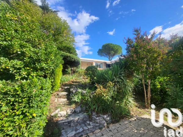 House for sale 5 rooms 166 m² Alès