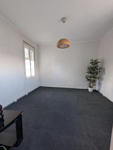 Maison individuelle avec jardin avec un beau potentiel