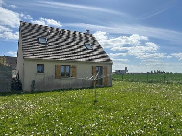A 20min Evreux ,15 minutes D'Anet , Maison Familiale de 102m²