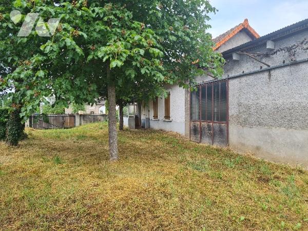 Maison de village de 54 m2 habitable avec terrain de 2682 m2.