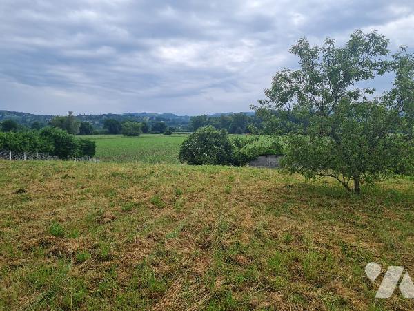 Maison de village de 54 m2 habitable avec terrain de 2682 m2.