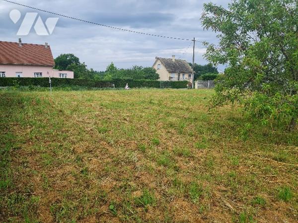 Maison de village de 54 m2 habitable avec terrain de 2682 m2.