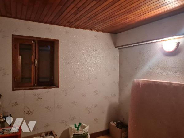 Maison de village de 54 m2 habitable avec terrain de 2682 m2.