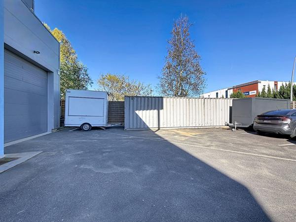 Local d'activité (entrepôt, bureaux et appartement ) situé à Villenoy - 198 m2 - proche RN3, A4 et gare de Meaux