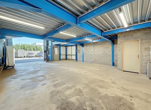 Local d'activité (entrepôt, bureaux et appartement ) situé à Villenoy - 198 m2 - proche RN3, A4 et gare de Meaux