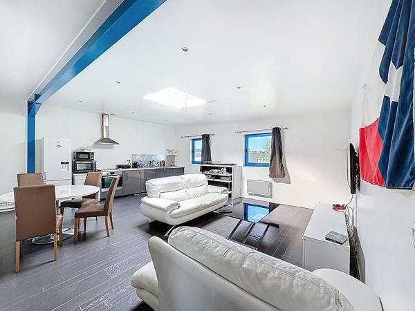 Local d'activité (entrepôt, bureaux et appartement ) situé à Villenoy - 198 m2 - proche RN3, A4 et gare de Meaux