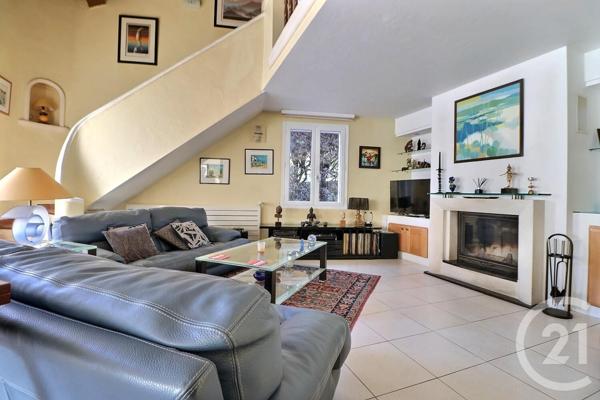 Maison à vendre  6 pièces - 156,10 m2 ST RAPHAEL - 83