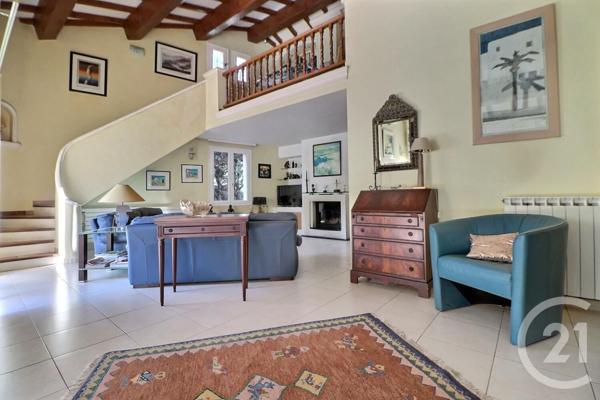 Maison à vendre  6 pièces - 156,10 m2 ST RAPHAEL - 83