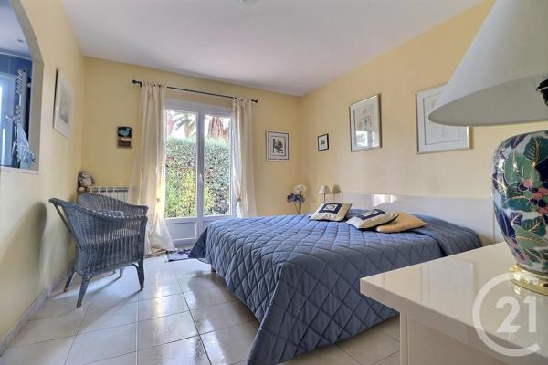 Maison à vendre  6 pièces - 156,10 m2 ST RAPHAEL - 83