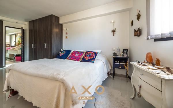 LAMBESC - MAISON - 250m² - 3 CHAMBRES - PISCINE - 750 000 €