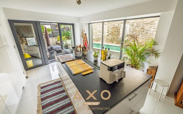 LAMBESC - MAISON - 250m² - 3 CHAMBRES - PISCINE - 750 000 €