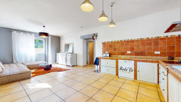 Saignon (84400) Maison en pierre avec 4 chambres, piscine, pool house, garage et vue dégagée