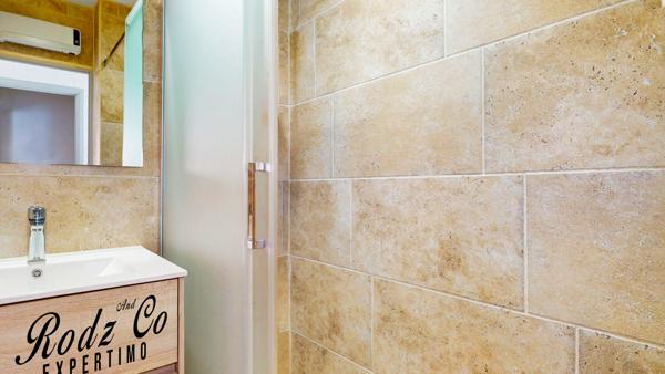 Saignon (84400) Maison en pierre avec 4 chambres, piscine, pool house, garage et vue dégagée