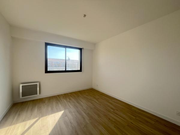 Saint-Laurent-du-Var (06700) APPARTEMENT REFAIT A NEUF AVEC TERRASSE ET PARKINGS