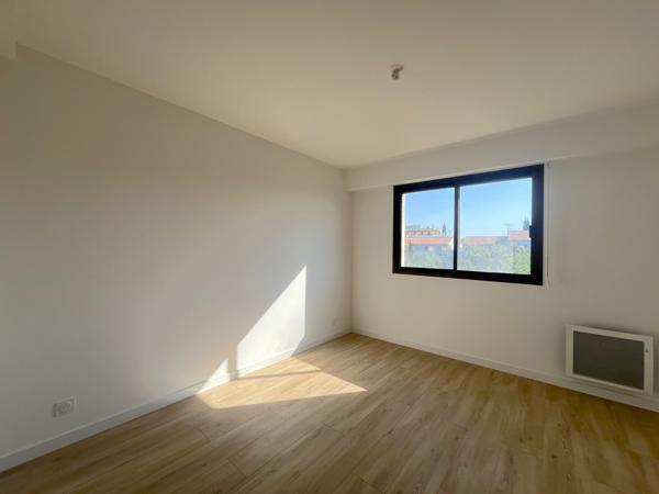 Saint-Laurent-du-Var (06700) APPARTEMENT REFAIT A NEUF AVEC TERRASSE ET PARKINGS